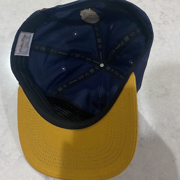 Public drip SnapBack hat in great shape - Picture 5 of 5